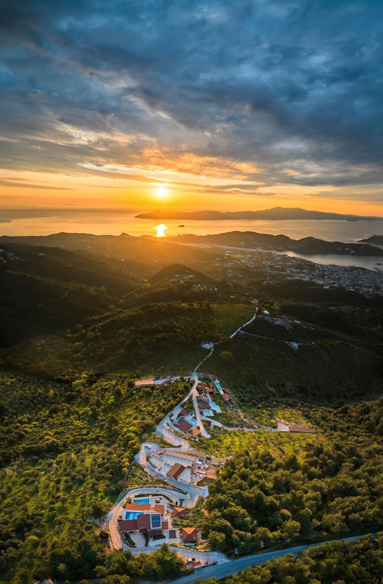 Sky Sea Resort Skiathos Экстерьер фото
